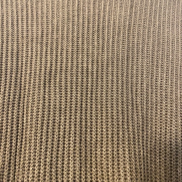 BRANDY MELVILLE SOFT & WARM CREW NECK SWEATER ONE SIZE OLIVE GREENISH COLOR - Picture 4 of 5